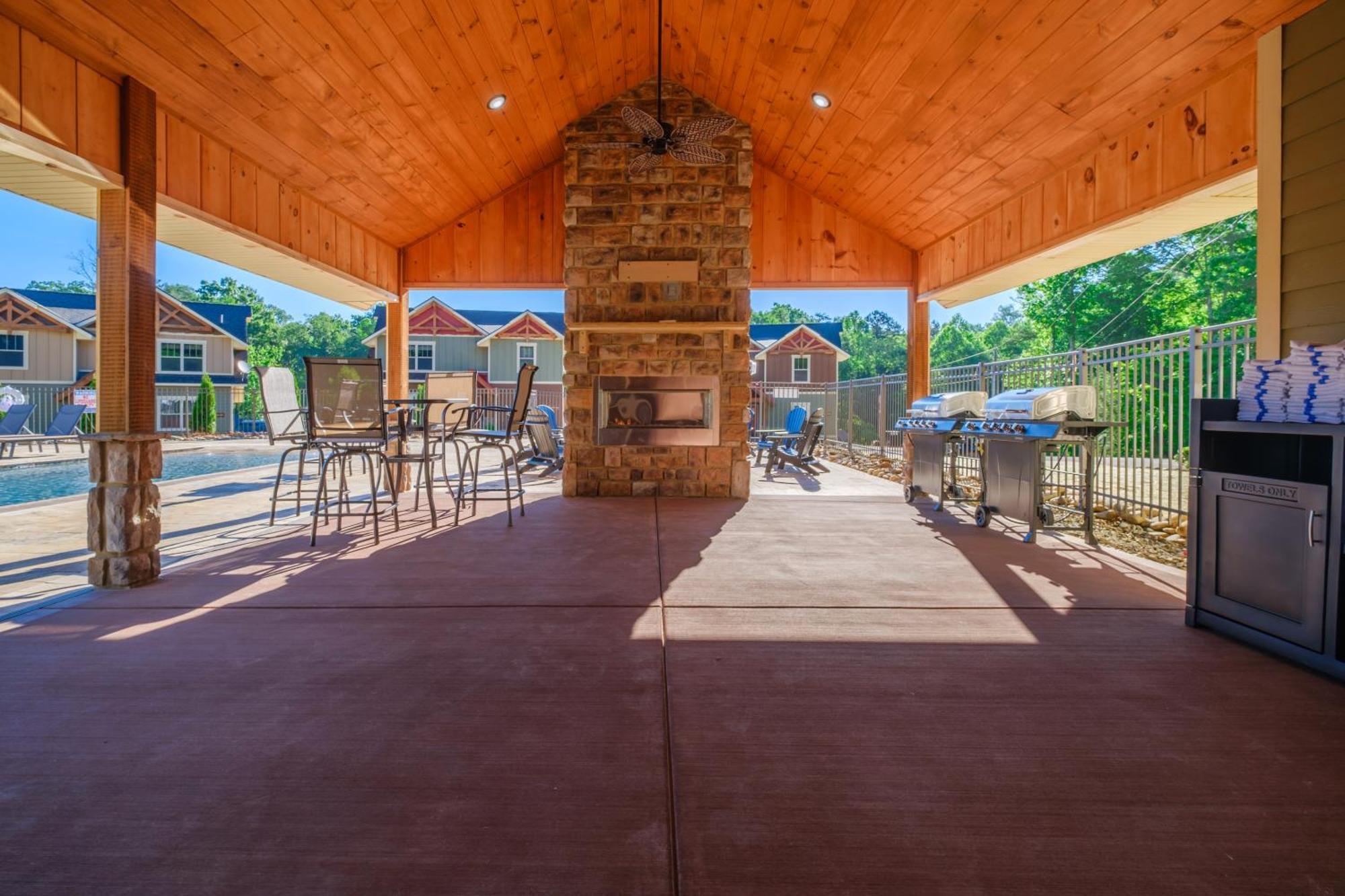 Splash Mountain Lodge By Eden Crest Gatlinburg Esterno foto